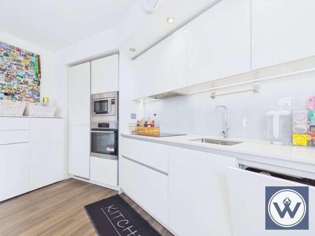 Flat for sale in London Borough of Ealing, Greater London