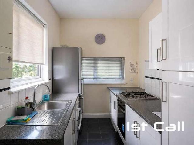 Flat for sale in Southend City Centre Neighbourhood, Alton Barnes