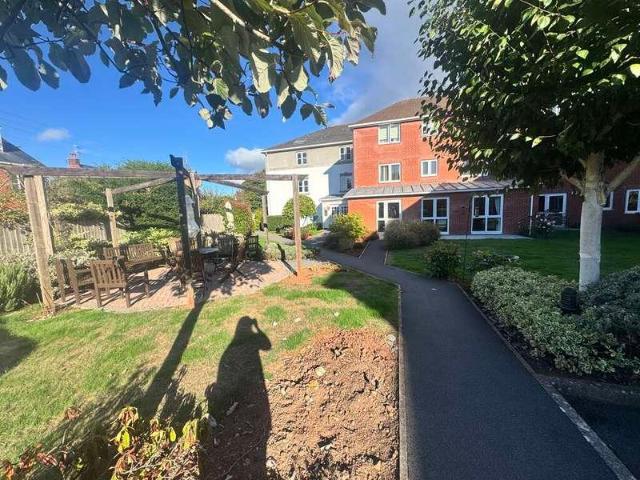 Flat for sale in Watergate, Devon