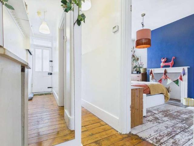 Flat for sale in Hollingdean, Brighton