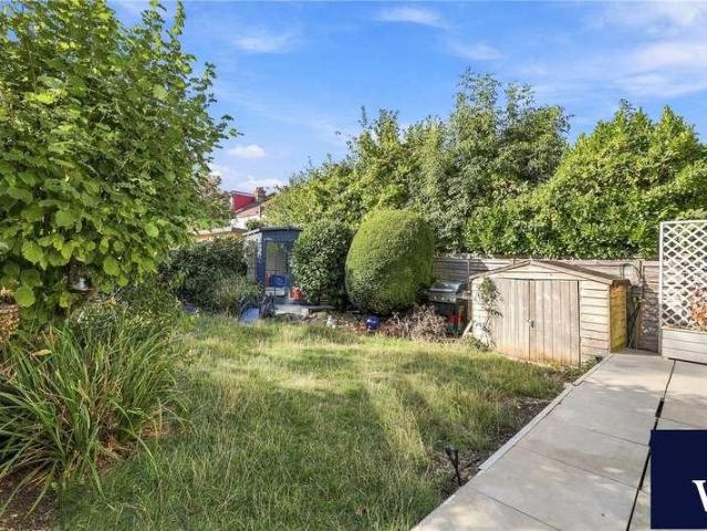 Flat for sale in London Borough of Barnet, Greater London