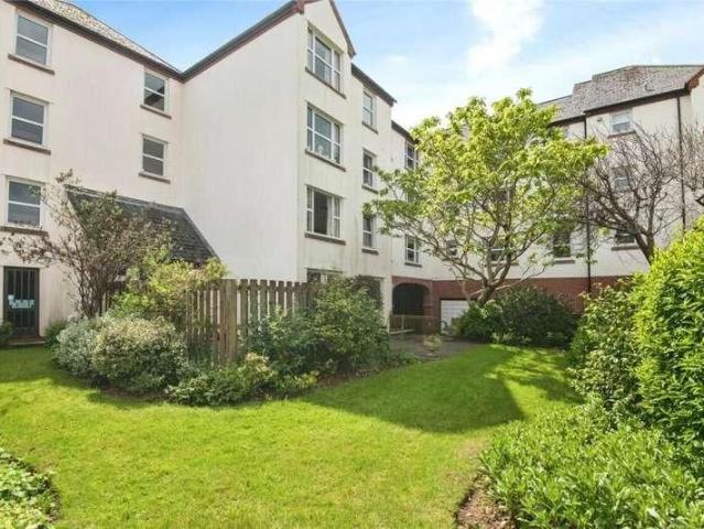Flat for sale in Budlake, Devon