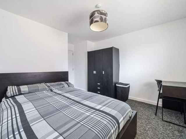 Flat for sale in Greater London
