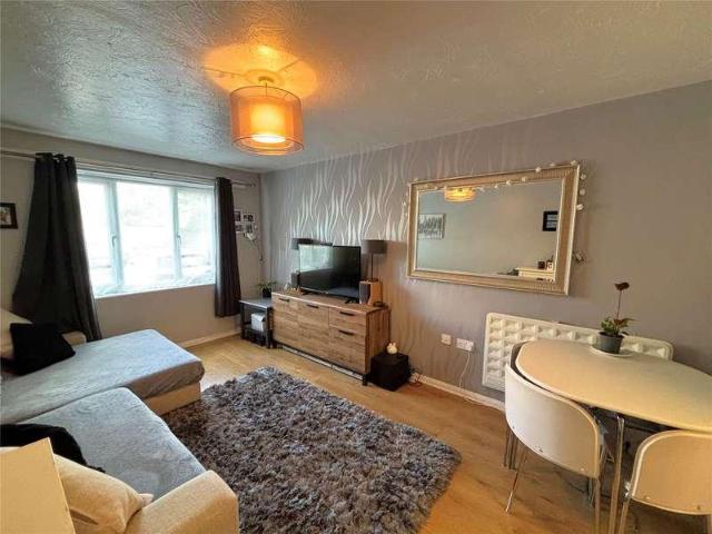 Flat for sale in Lower Halliford, Surrey