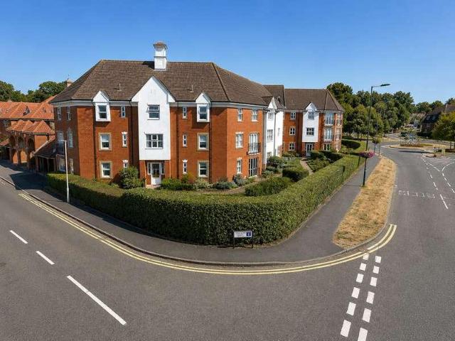 Flat for sale in Chelmsford, Essex