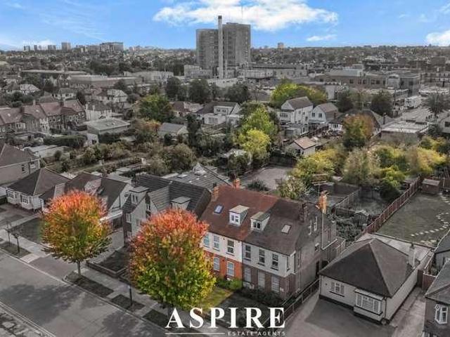 Flat for sale in Leigh on Sea, Southend-on-Sea