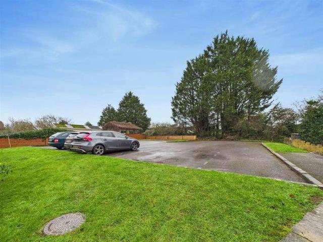 Flat for sale in Pewsham, Chippenham