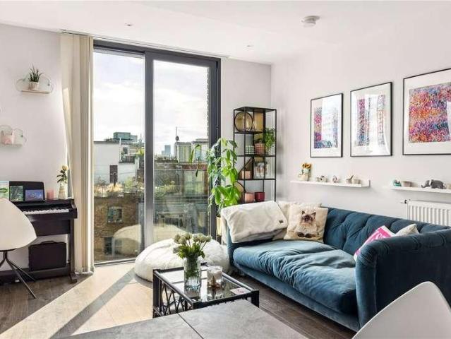 Flat for sale in St. George in the East, Whitechapel