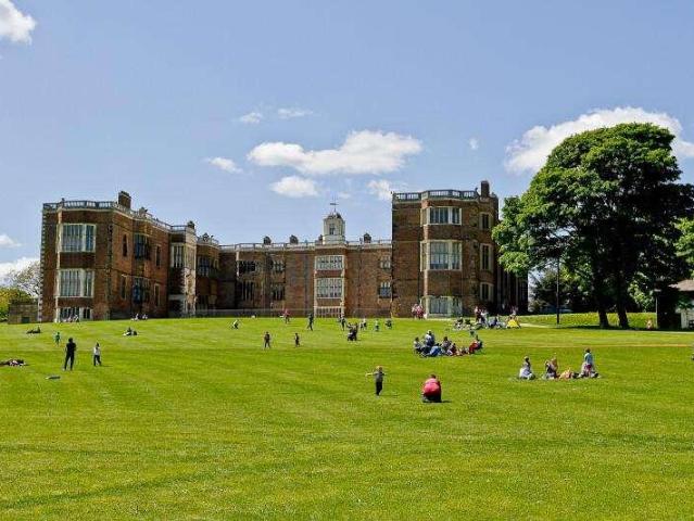 Flat for sale in West Yorkshire