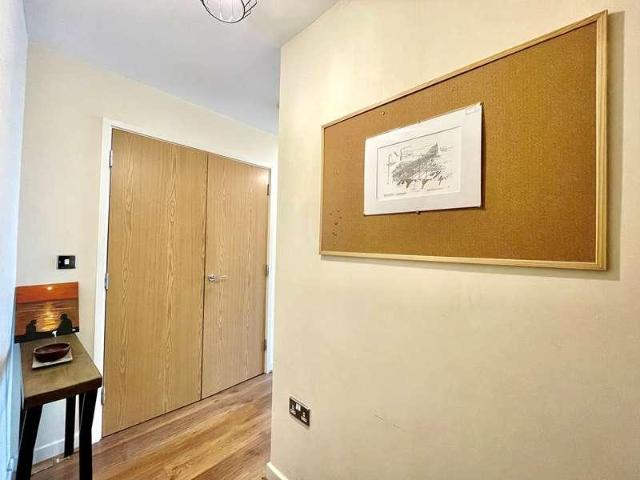 Flat for sale in Milton Keynes