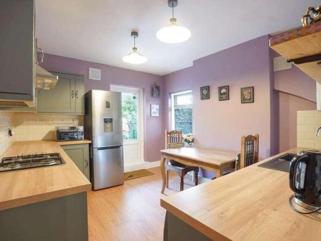 Flat for sale in Penge, Greater London
