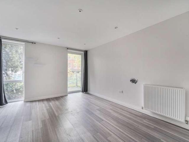 Flat for sale in Greater London