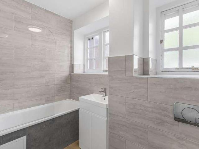 Flat for sale in Millbank Estate, Greater London