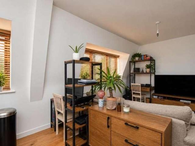 Flat for sale in Heigham Grove, East Bank