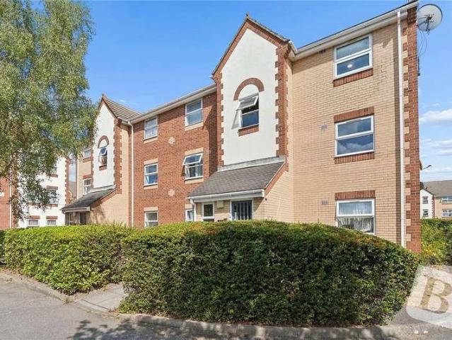 Flat for sale in Chadwell Heath, Greater London