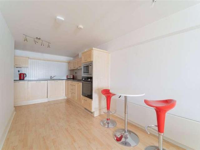 Flat for sale in Mistley, Dale Hill