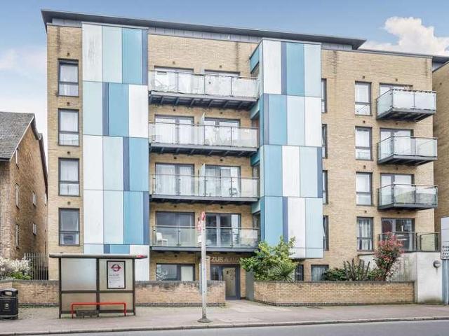 Flat for sale in Chatterton Village, Greater London