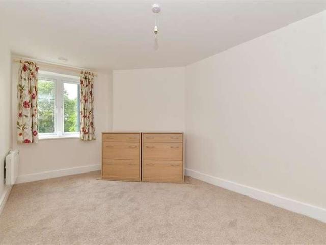 Flat for sale in Romford, Collier Row