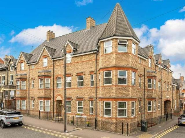 Flat for sale in Grantham, Barholm