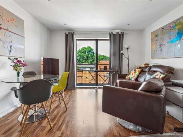 Flat for sale in Barnsbury, Greater London