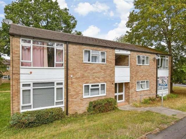 Flat for sale in Pachesham Park, Surrey