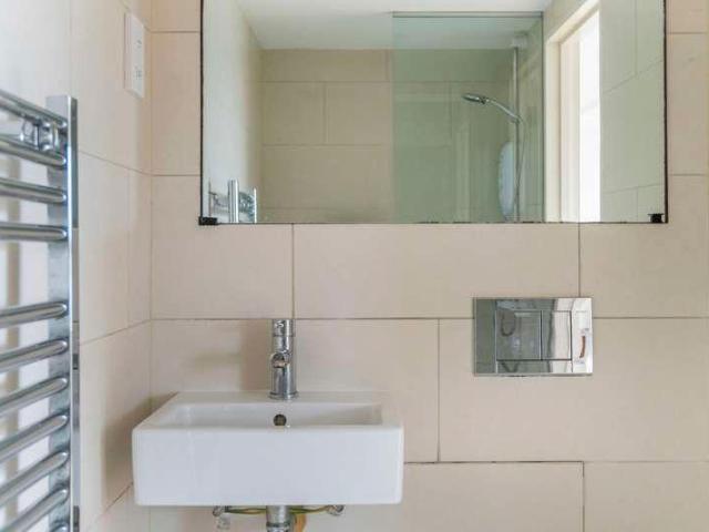Flat for sale in Holloway, Greater London