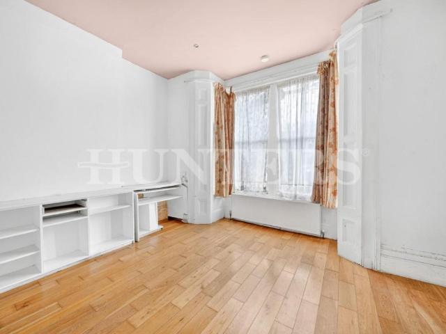 Flat for sale in Greater London