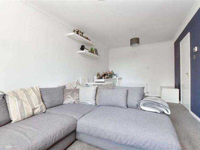 Flat for sale in Leatherhead