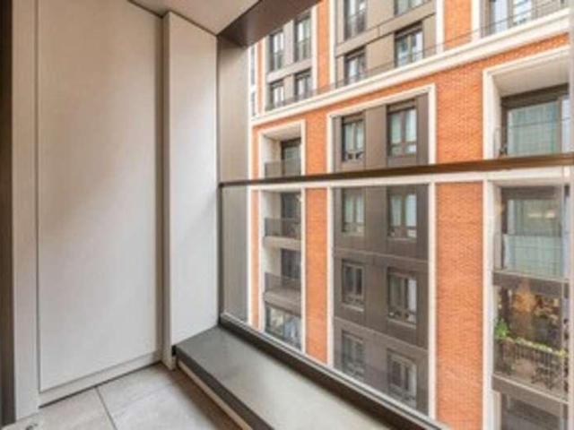 Flat for sale in Paddington, Greater London