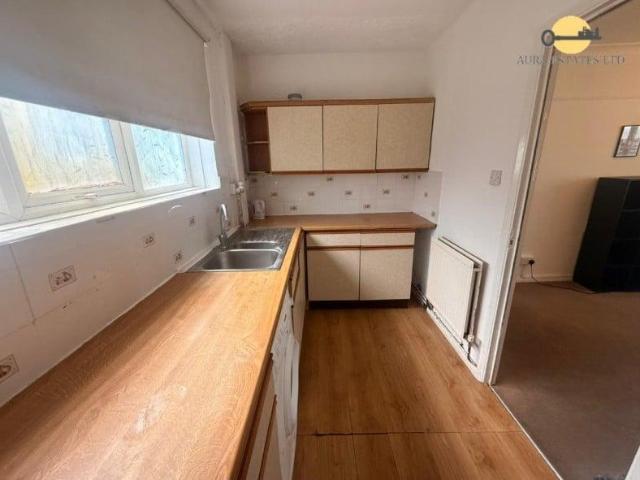 Flat for sale in Farley Hill, Spring Park