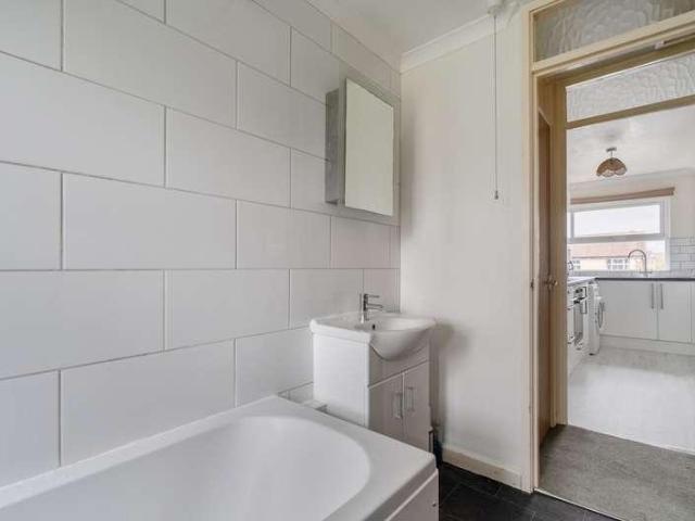Flat for sale in Woodley