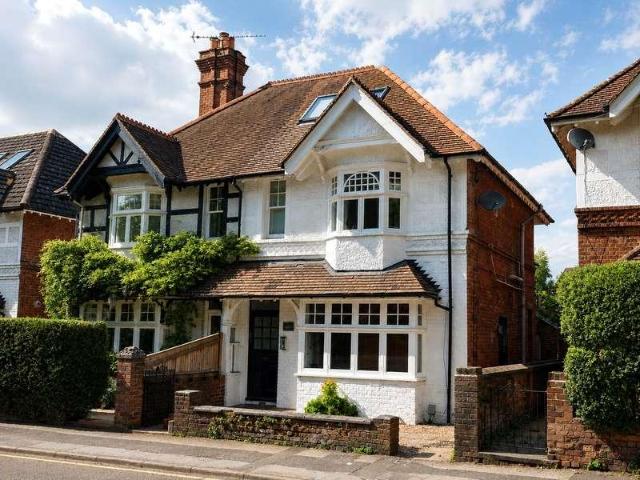 Flat for sale in Charlotteville, Westborough
