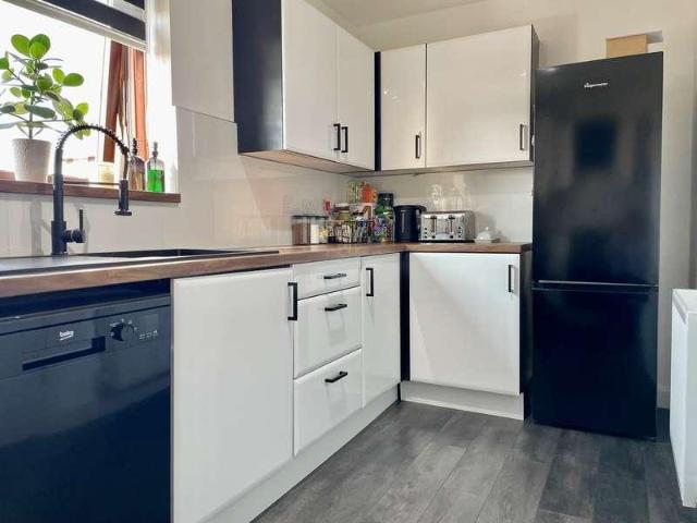 Flat for sale in Monkston Park, Milton Keynes