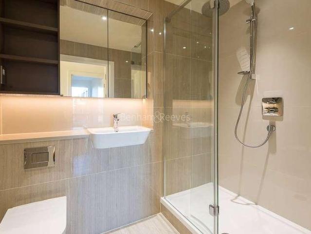 Flat for sale in Greater London