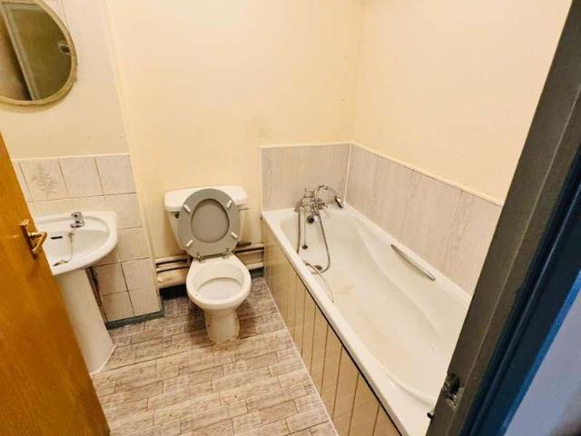 Flat for sale in Lower Halliford, Surrey