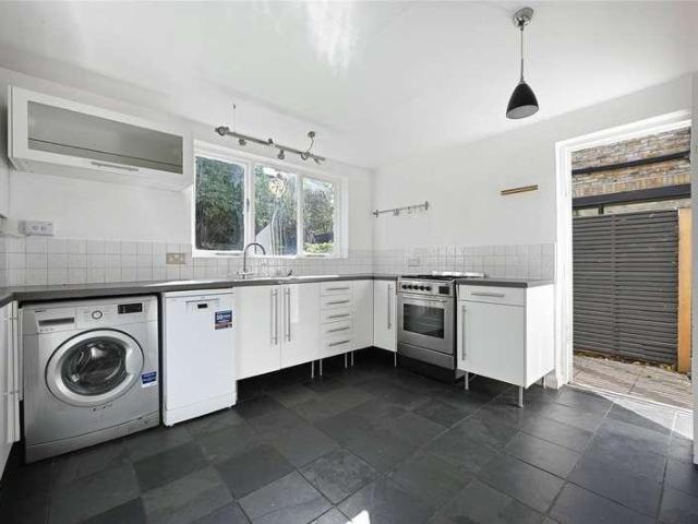 Flat for sale in London Borough of Hammersmith and Fulham, Greater London