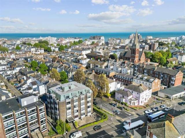 Flat for sale in Eastbourne, East Sussex