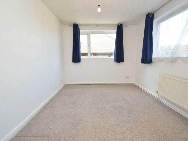 Flat for sale in Row Town, Surrey