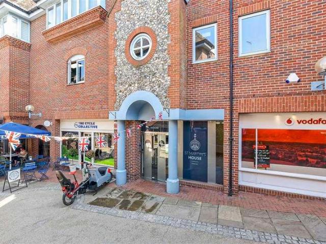 Flat for sale in Pachesham Park, Surrey