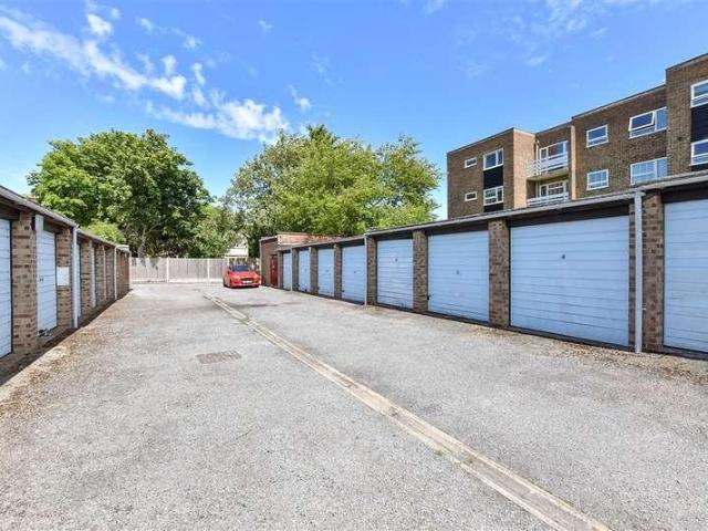 Flat for sale in Greater London
