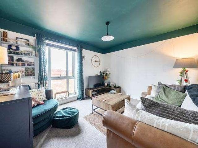 Flat for sale in Enborne, West Berkshire
