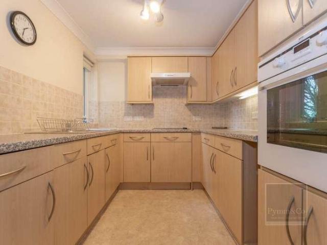 Flat for sale in Heigham Grove, East Bank