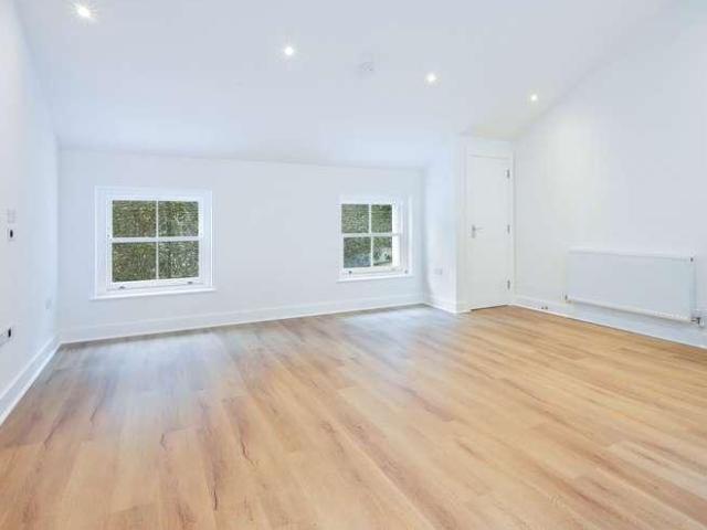 Flat for sale in South Park, Red Hill