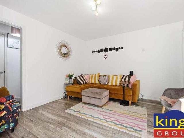 Flat for sale in Edmonton, Greater London