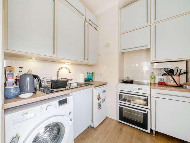 Flat for sale in Charlotteville, Westborough