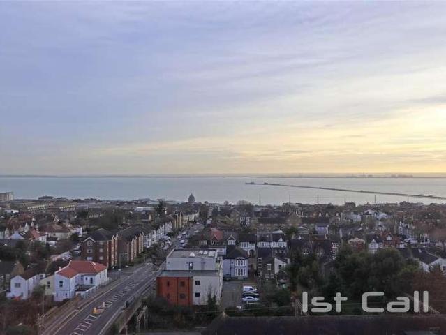 Flat for sale in Southend City Centre Neighbourhood, Alton Barnes