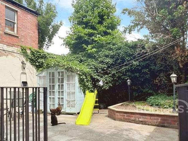 Flat for sale in Windsor, Fishery
