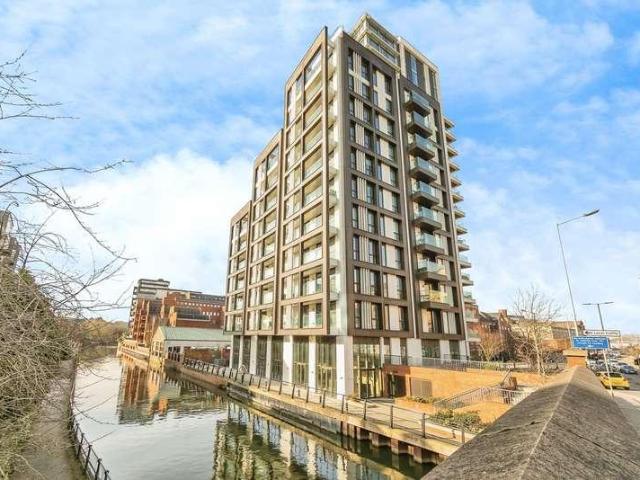 Flat for sale in Newtown, Reading