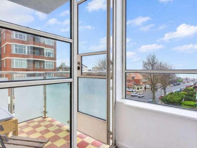 Flat for sale in Aldrington