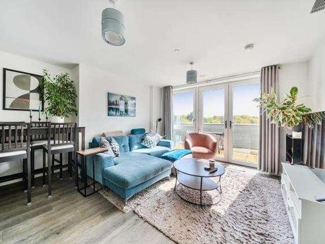 Flat for sale in Row Town, Surrey